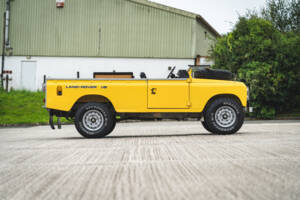 Image 19/98 of Land Rover 109 (1983)