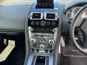 Bild 23/30 von Aston Martin DB 9 (2009)
