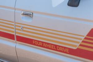 Image 9/46 of Toyota Land Cruiser HJ61 GX (1988)