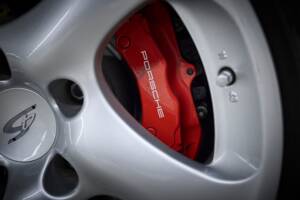 Imagen 27/98 de Porsche 911 Carrera 4S (2004)