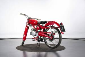 Immagine 2/50 di Moto Guzzi Motoleggera 65 (1951)