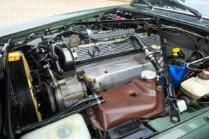 Image 8/50 of Jaguar XJ 6 4.2 (1985)
