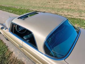 Afbeelding 24/30 van Mercedes-Benz 220 SE b (1961)