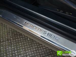 Image 37/50 of Mercedes-Benz 300 SL-24 (1992)