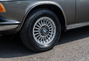 Image 9/29 of BMW 3,3 L (1975)