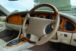 Imagen 40/50 de Jaguar XKR (2000)
