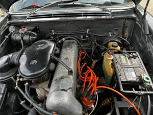 Image 10/13 of Mercedes-Benz 230 (1967)