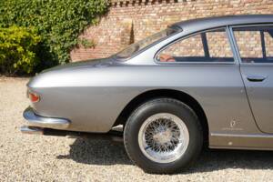 Immagine 28/50 di Ferrari 330 GT 2+2 (1965)