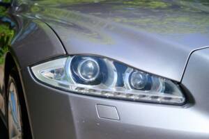 Bild 32/50 von Jaguar XJ 5.0 (2012)