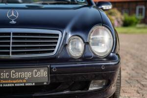 Bild 7/61 von Mercedes-Benz CLK 320 (2002)