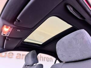 Image 35/57 of BMW 320i (2002)