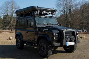 Image 2/5 de Land Rover Defender 90 TD4 (2009)