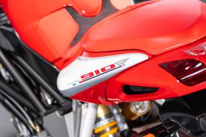 Image 25/47 of MV Agusta DUMMY (2006)