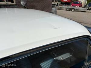 Image 33/49 of Oldsmobile F-85 Jetfire (1962)
