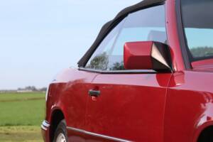 Image 34/50 of Mercedes-Benz E 220 (1994)