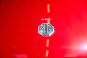 Image 23/27 of MG MGB GT (1972)