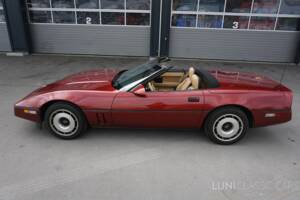 Afbeelding 3/45 van Chevrolet Corvette Convertible (1988)