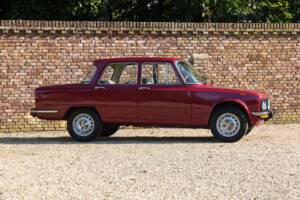 Image 32/50 of Alfa Romeo Giulia Nuova Super 1300 (1975)