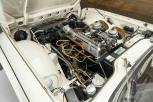 Image 19/19 of Triumph TR 4A IRS (1966)