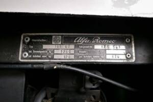 Image 18/98 de Alfa Romeo 2600 Sprint (1964)
