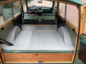 Image 12/24 of Morris Minor 1000 Traveller (1968)