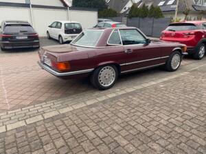 Image 2/9 of Mercedes-Benz 560 SL (1985)
