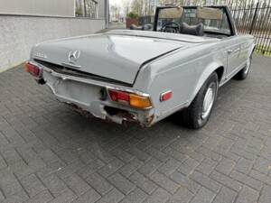 Image 9/36 of Mercedes-Benz 280 SL (1970)
