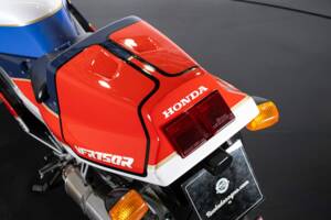 Immagine 35/48 di Honda VFR 750R RC 30 (1988)