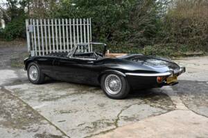 Image 14/50 de Jaguar Type E V12 (1974)