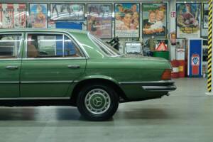 Image 5/50 de Mercedes-Benz 350 SE (1975)
