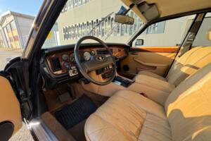 Image 6/19 of Jaguar XJ 6 4.2 (1979)