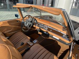 Image 19/19 of Mercedes-Benz 280 SL (1971)