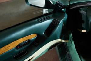 Bild 33/34 von Aston Martin DB 7 Vantage (2000)