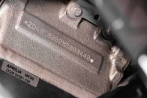 Image 25/32 of Aprilia RSV 1000 R (1999)