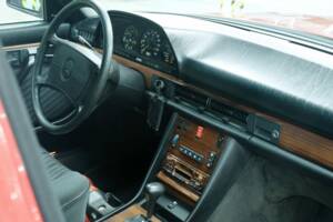 Bild 25/50 von Mercedes-Benz 500 SE (1987)
