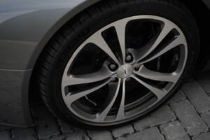 Immagine 38/50 di Aston Martin V12 Vantage (2012)