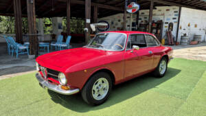 Bild 16/50 von Alfa Romeo Giulia 1300 GT Junior (1971)