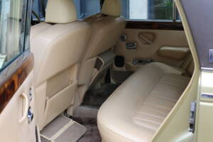 Image 23/37 de Rolls-Royce Silver Shadow II (1978)