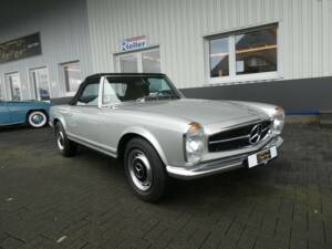 Image 1/25 of Mercedes-Benz 280 SL (1969)