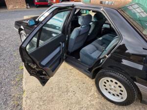 Bild 35/55 von Alfa Romeo 164 2.0 (1989)
