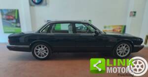 Bild 2/10 von Jaguar XJ 8 Executive (1998)