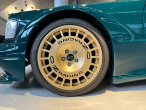 Image 4/27 of Mercedes-Benz 190 E 2.5-16 (1989)