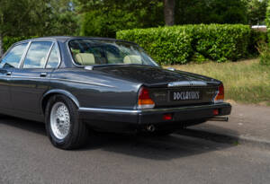 Bild 13/23 von Daimler Double Six (1992)