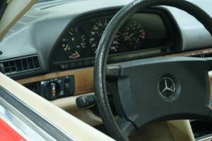 Bild 21/50 von Mercedes-Benz 260 SE (1986)
