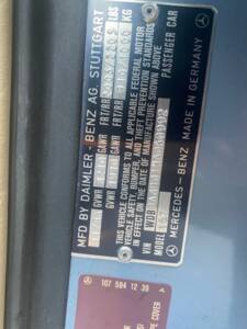 Image 17/19 of Mercedes-Benz 560 SL (1987)