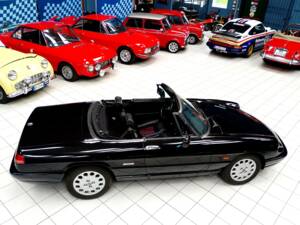 Immagine 15/55 di Alfa Romeo 2.0 Spider (1993)