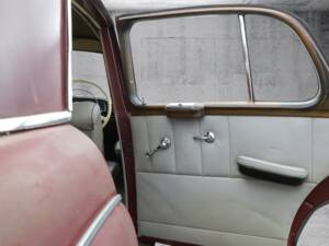 Immagine 11/34 di Mercedes-Benz 220 S (1957)