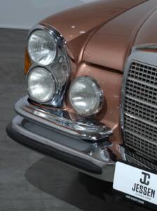 Image 6/57 of Mercedes-Benz 280 SE 3,5 (1971)