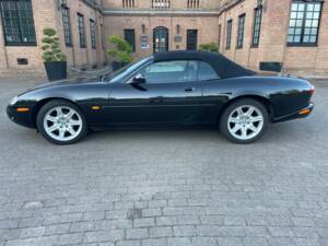 Imagen 4/46 de Jaguar XK8 4.0 (1997)