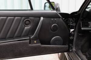 Image 62/108 de Porsche 911 Carrera 3.2 (1989)